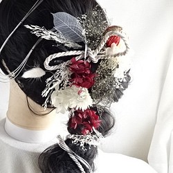 水引と組紐（くみひも）とチュールの髪飾り　卒業式　成人式　結婚式　ドライフラワー　プリザーブドフラワー 1枚目の画像