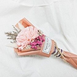 SP02《限量母親節花束禮》大朵粉色康乃馨單枝花束 乾燥花 永生花 禮盒加購 第1張的照片