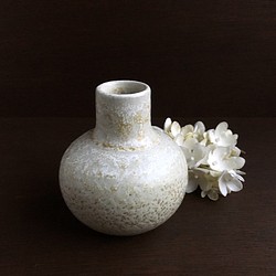 《白結晶花瓶》花器・一輪挿し（チタン釉）[T-06] 1枚目の画像