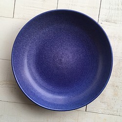 『晴れやかブルー2020』《ブルー器》鉢皿・パスタ　Φ18.1cm（コバルト／ピンク結晶）［B-08] 1枚目の画像
