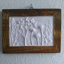 野の花レリーフ　早春　③　ホワイト　アロマストーン　壁飾り　母の日　プレゼント 1枚目の画像