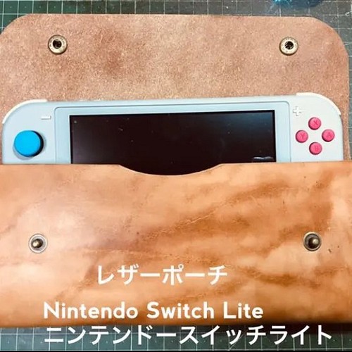 レザーポーチ Nintendo Switch Lite 手縫いwild刻印可能 ポーチ F United 通販 Creema クリーマ ハンドメイド 手作り クラフト作品の販売サイト