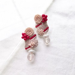 embroidery手工刺繡耳環和耳環◯紅色花瓶 第1張的照片