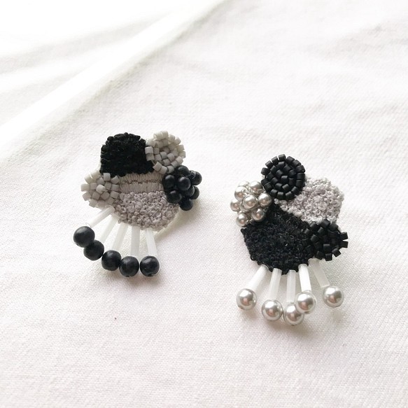 embroidery手工刺繡耳環和耳環◯小雞花 第1張的照片