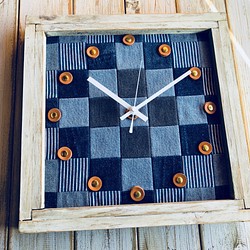 アンティークテイスト パッチワークデニムとウッド（木枠）の掛け時計 置時計 1枚目の画像