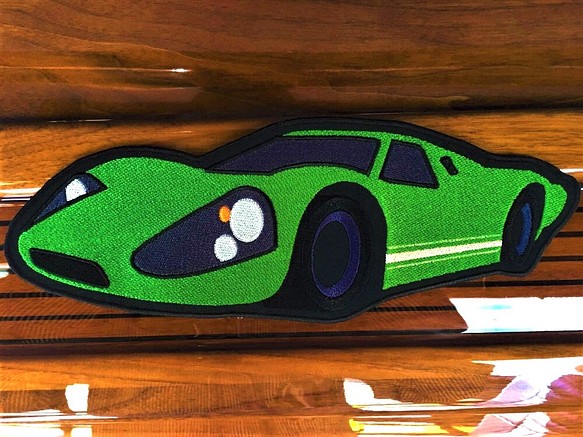 巨大　刺繍アイロンワッペン　レーシングカー　緑　クルマ 1枚目の画像