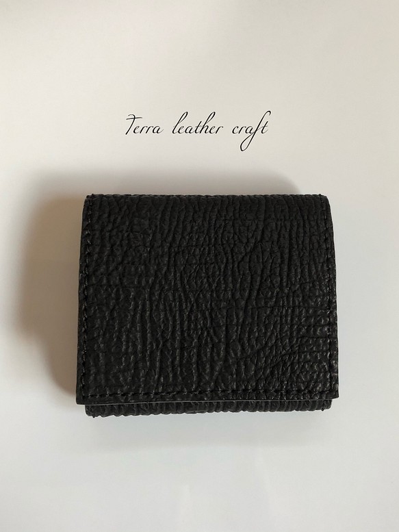 〔Terra〕サメ革の薄型ミニマムな折り財布　※全6色 1枚目の画像