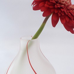 【磨りガラス花入れ】〜赤〜 霧の花入れ - Misty glass vase 1枚目の画像