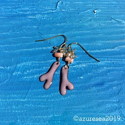 Shippou coral branch earrings PINK / 七宝焼きの宝石サンゴ枝ピアス　ピンク 1枚目の画像
