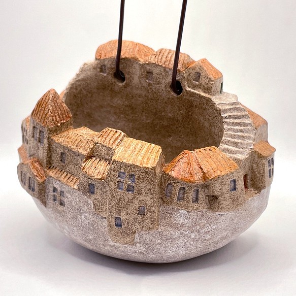 卵型の煉瓦色の町並み＊ハンギング植木鉢タウン（No.2107 E）オーブン陶土製 1枚目の画像