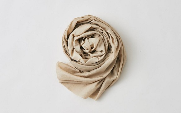 enrica cottonsilk圍巾米色/天然染料 第1張的照片