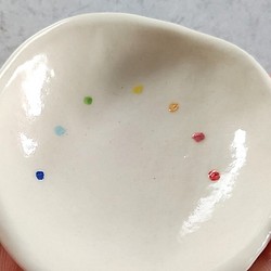 《2点セット》陶の少し深さのある豆皿【虹の粒②】 1枚目の画像