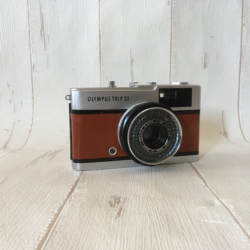 完動品】レトロなフィルムカメラ オリンパスTRIP35 茶色のアンティーク 