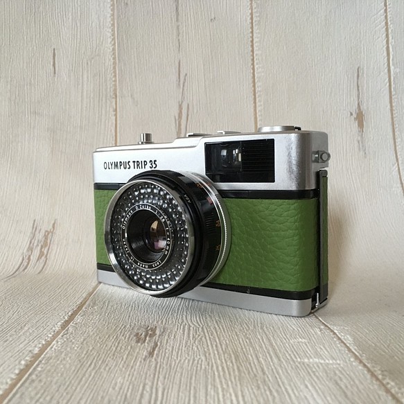 完動品】レトロなフィルムカメラ オリンパスTRIP35 ベジーグリーンの革