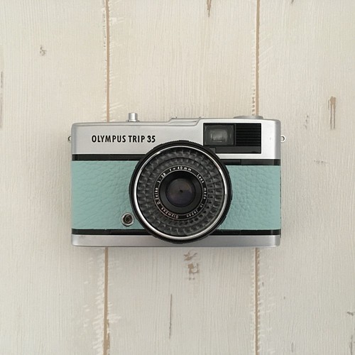 完動品】レトロなフィルムカメラ オリンパスTRIP35 ミントブルーの本革 