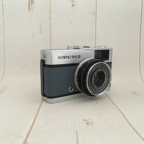 完動品】レトロなフィルムカメラ オリンパスTRIP35 ブルーグレーの本革 
