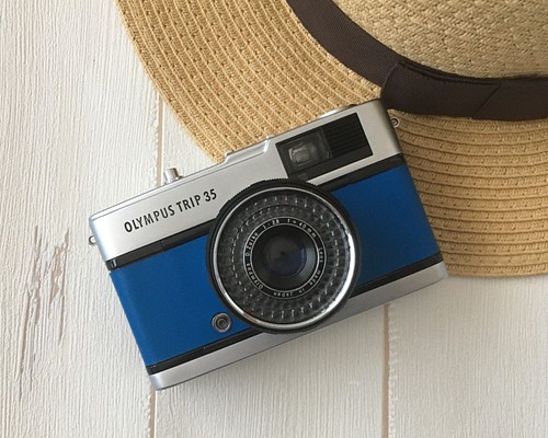 【完動品】レトロなフィルムカメラ　オリンパスTRIP35 ブルーの本革にお色直し【ただいまフィルム１本プレゼント】