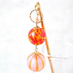Kanzashi橙色珠子和捕捉秋葉的bonbori風格珠子 第1張的照片