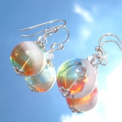 彩虹色吹製玻璃耳環小珠子 第1張的照片