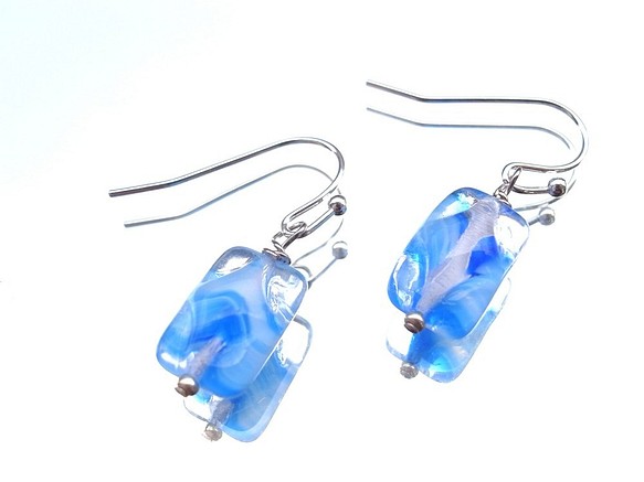單耳環 豐滿的方形玻璃珠像糖果藍 第1張的照片