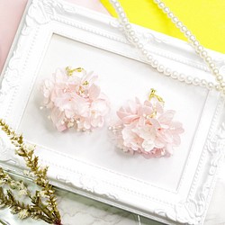 【-sold out-】春色の可愛い紫陽花のブーケ風｜ドライフラワーイヤリング&ピアス 1枚目の画像
