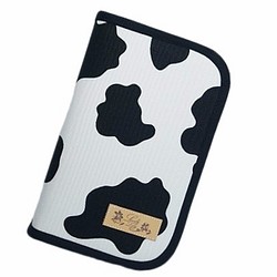 【オーダー注文品】母子手帳ケース S ラウンドファスナータイプ 牛柄 1枚目の画像