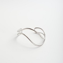 【Silver Elegant Bracelet】オトナデザイン　シルバーバングル　上品なブレスレット 1枚目の画像