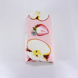 イチゴとリンゴ柄のカードも入る4連キーケース（ピンク） 1枚目の画像