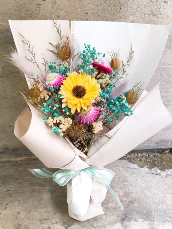 【HMD.Flowers】乾燥花 禮物 向日葵  滿天星 畢業季花束 第1張的照片