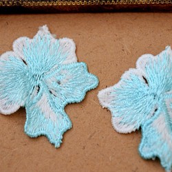 ◆全品送料無料◆Tropical flower ライトブルー お花のモチーフ 刺繍ワッペン風 1枚目の画像