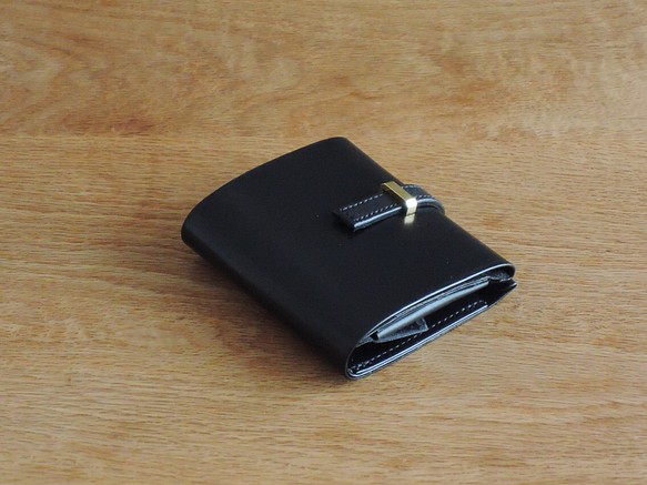<高級革>イタリアレザー使用の薄いミニ財布！ブラック色 1枚目の画像