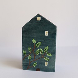 手繪小房子｜童話樹｜星空照映窗戶｜觀葉植物 第1張的照片