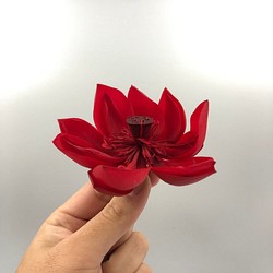 ●売り切れ●紅蓮のプリザーブドフラワー（ハスの花） 1枚目の画像