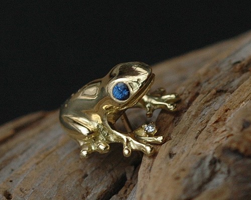 K18 ゴールド サファイヤ ダイヤ使用 カエルのピンブローチ ブローチ