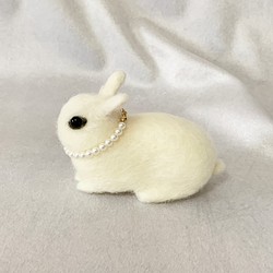 羊毛氈兔微型小矮人|珍珠項鍊迷你S兔手工騎乘 第1張的照片