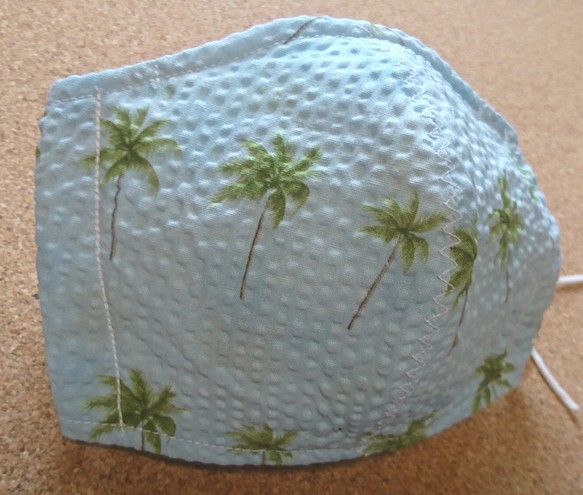 布マスク　夏用生地　立体型　表生地裏生地共にリップル　椰子の木① 1枚目の画像