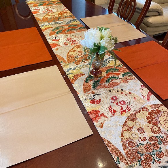 素敵でユニークな 2142豪華刺繍の正絹テーブルランナー 帯リメイク 
