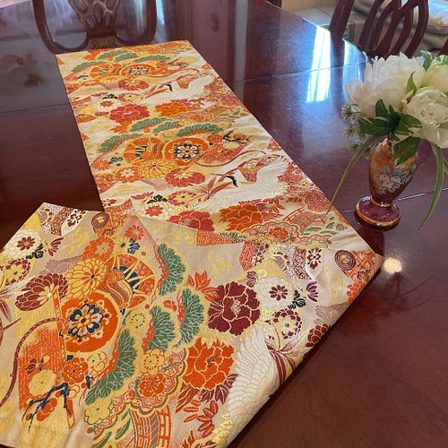 豪華刺繍 正絹帯から作ったテーブルランナーテーブルセンター 赤の花と 