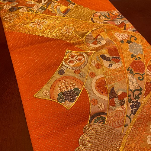 豪華刺繍 正絹帯から作ったテーブルランナーテーブルクロス オレンジに 