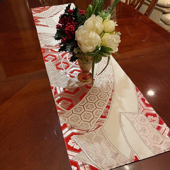 豪華刺繍 正絹帯から作ったテーブルランナー お正月 プレゼント 171 