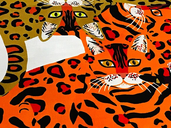 Alexander Henry 110cm x 50cmずつ切売 - ケニア猫/Orange 1枚目の画像