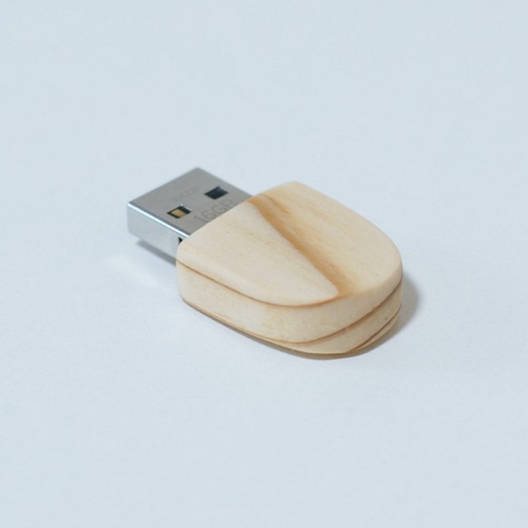 杉 天然木 USBメモリ 16GB 無垢材 1枚目の画像