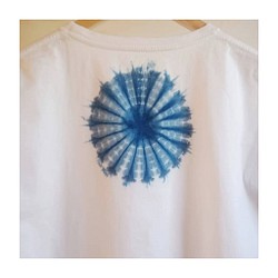 藍染め　絞り　「藍の華」　Tシャツ　コットン　100% 1枚目の画像