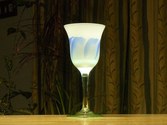 トルコキキョウのワイングラス　水色×青　（1個） 1枚目の画像