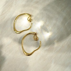 modern hoop - clip-on earrings - 1枚目の画像