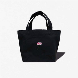 【母の日】カーネーション刺繍のミニトートバッグ【ブラック】 1枚目の画像