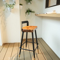 整塊胡桃木椅面-自然系工業風高腳椅高腳椅（含背靠） | 木材系列 第1張的照片