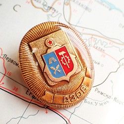 旧ソ連の紋章ブローチ #002 1枚目の画像