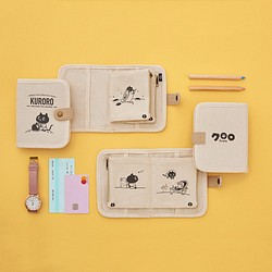 Kuroro 書本造型收納包 ║護照包 小物收納包 第1張的照片