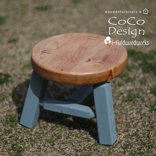 Oak step stool/ wood step stool/ farmhouse/ foot stool/ modern/ rustic/ round top stool riser 8-10h 